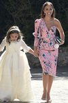 Paula Echevaría con un vestido floral de Dolores Promesas