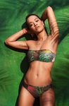 Bikini bandeau con aplicación jacquard de la colección 'RitaoraXTezenis' Verano 2017