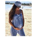 Malena Costa, embarazada de su segundo hijo, posa con mono y gorra