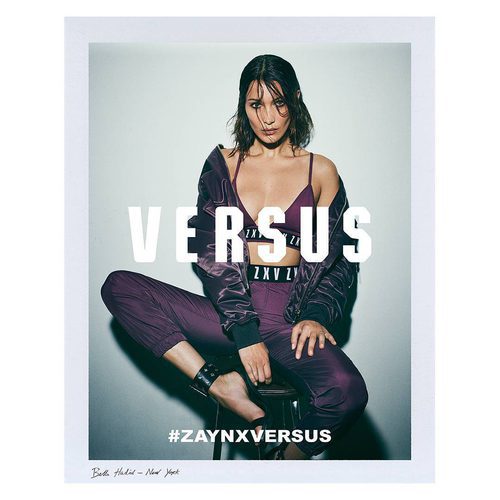 Bella Hadid posando con bralette y leggins para la coleccion 'ZAYN x VERSUS'