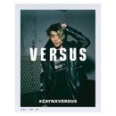 Zayn posando con cazadora de cuero para la coleccion 'ZAYN x VERSUS'