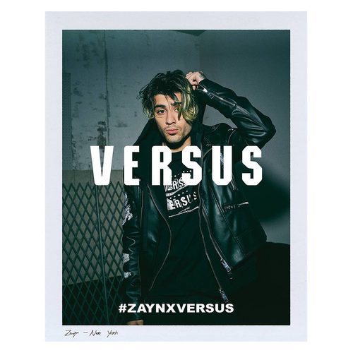 Zayn posando con cazadora de cuero para la coleccion 'ZAYN x VERSUS'
