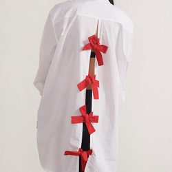 Camisa con lazos en la espalda de la colección de Hello Kitty para Lazy Oaf