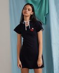 Vestido negro con lazo al cuello de la colección de Hello Kitty para Lazy Oaf
