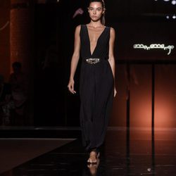 Mono negro de la colección 'Ecléctico' de la firma AmorAmargo en la 20 edición de la pasarela 080 de Barcelona