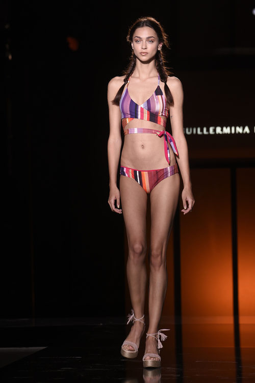 Bikini con tiras de la colección 'Camino hacia el sol' de Guillermina Baeza en la 20 edición de la 080 Barcelona