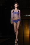 Bikini morado de la colección 'Camino hacia el sol' de Guillermina Baeza en la 20 edición de la 080 Barcelona