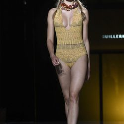 Bañador amarillo de la colección 'Camino hacia el sol' de Guillermina Baeza en la 20 edición de la 080 Barcelona