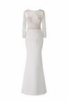 Vestido con guipur y abalorios de la colección Atelier 2018 de Pronovias