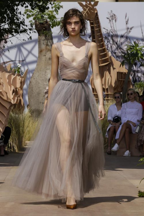 Vestido de tul nude del desfile de Alta Costura Otoño-Invierno 2017-2018 de Dior