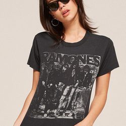 Camiseta de los Ramones de la colección vintage 2017 de Reformation