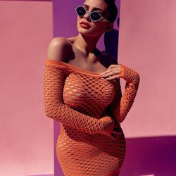 Kylie Jenner con gafas plateadas de su colección 'QUAYXKYLIE' de Quay Australia