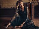 Irina Shayk con vestido con transparencias de Blumarine para la campaña otoño/invierno 2017/2018