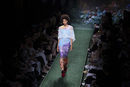 Vestido largo del desfile de Alta Costura de Fendi para otoño/invierno 2017/2018