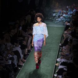 Vestido largo del desfile de Alta Costura de Fendi para otoño/invierno 2017/2018