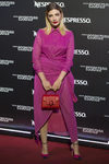 Miriam Giovanelli con un vestido fucsia de Trussardi