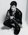 Shawn Mendes en una imagen promocional de los relojes 'Emporio Armani Connected' de Armani