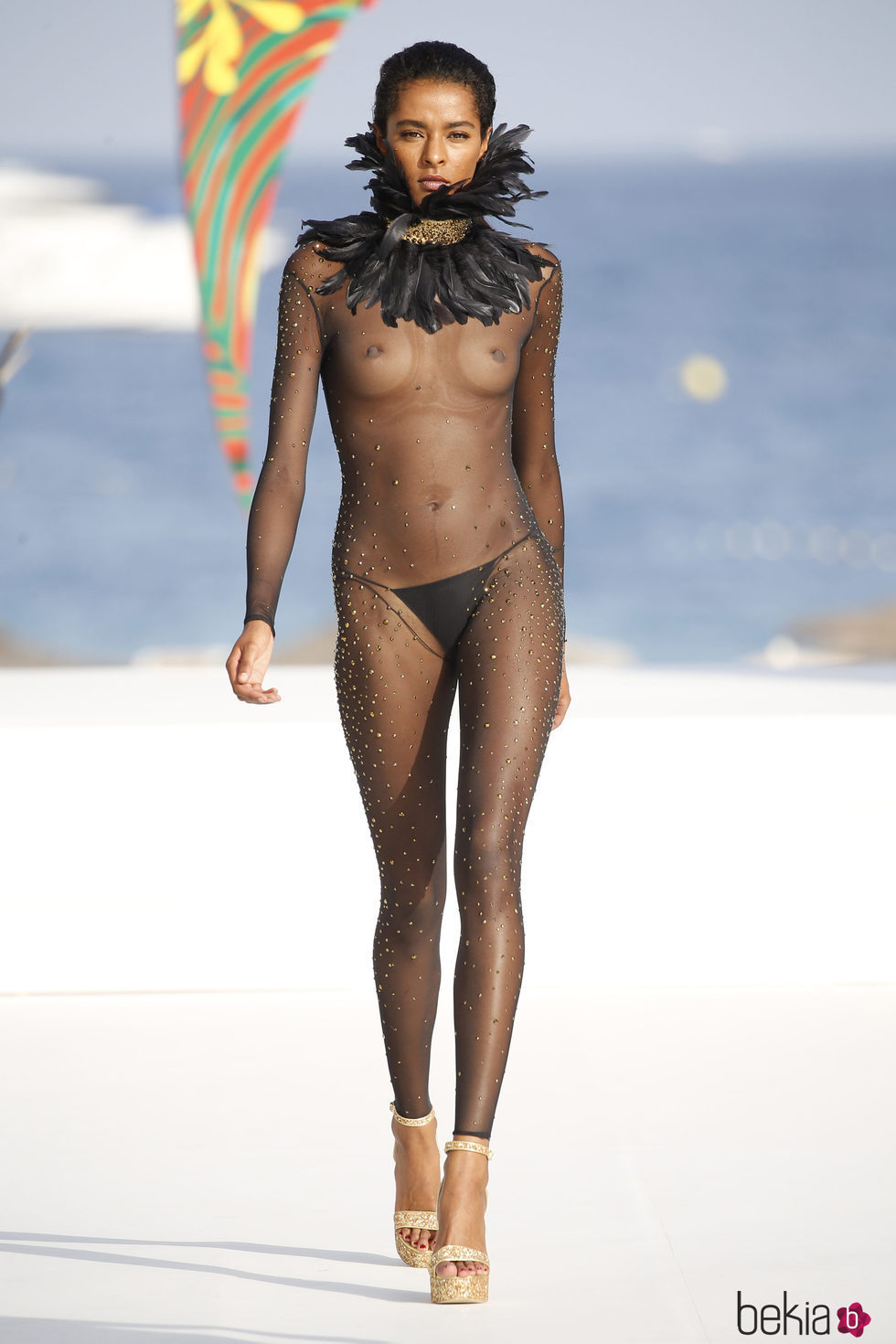 Body con transparencias y cristales de Swarovski de Andrés Sardá para la colección 'High Season' en MBFW IBIZA