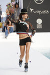 Crop top con transparencias y shorts negros de Desigual de la Fashion Week de Ibiza 2017