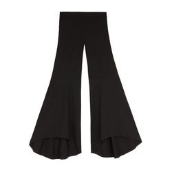 Pantalón negro acampanado de Bershka de la colección de verano 2017