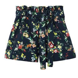Short con estampado floral de Bershka de la colección de verano 2017