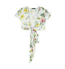 Crop top blanco con estampado floral de Bershka de la colección de verano 2017