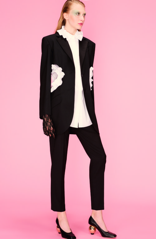 Traje de chaqueta de la colección primavera 2018 de Nina Ricci