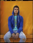 Sudadera azul Klein y vaqueros de colección masculina de Bershka 2017
