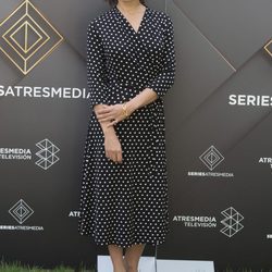 Verónica Sánchez con vestido de lunares