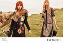 Stella Maxwell y Stella Lucia con estampados y encajes de la campaña 'On the road' de Twinset