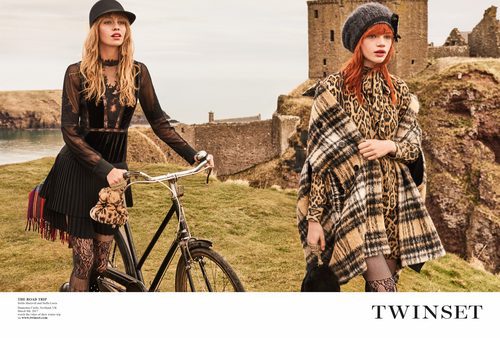 Stella Maxwell y Stella Lucia con estampado leopardo de la campaña 'On the road' de Twinset
