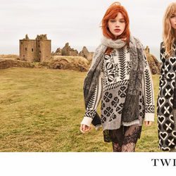 Stella Maxwell y Stella Lucia con diversos estampados de la campaña 'On the road' de Twinset