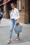 Heidi Klum con una chaqueta de cuero por las calles de Nueva York