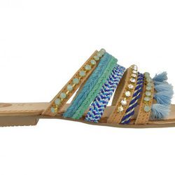 Sandalias boho con pompones azules de la colección 'Bali' de Gioseppo