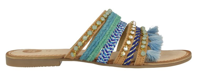 Sandalias boho con pompones azules de la colección 'Bali' de Gioseppo
