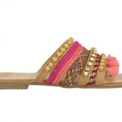 Sandalias boho con pompones rosas de la colección 'Bali' de Gioseppo