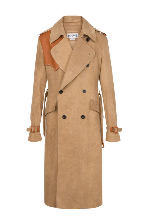 Gabardina beige de la colección ' Street Journal' de Loewe 2017