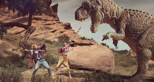 Modelos posando con un dinosaurio para la campaña otoño/invierno 2017/2018 de Gucci