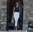 Ivanka Trump con top y falda de tubo midi