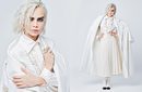 Cara Delevingne con total look blanco de la colección otoño/invierno 2017 de Chanel