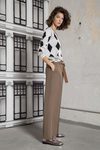 Jersey de rombos y pantalón beige de la colección otoño/invierno 2017 de Trucco