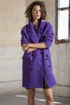 Abrigo morado de la colección otoño/invierno 2017 de Trucco