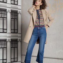 Gabardina beige y jeans de la colección otoño/invierno 2017 de Trucco
