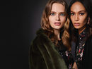 Abrigo verde y blusa estampada de la colección otoño/invierno 2017/2018 de Liu Jo