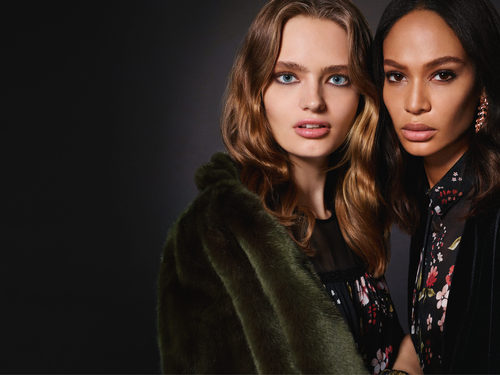 Abrigo verde y blusa estampada de la colección otoño/invierno 2017/2018 de Liu Jo