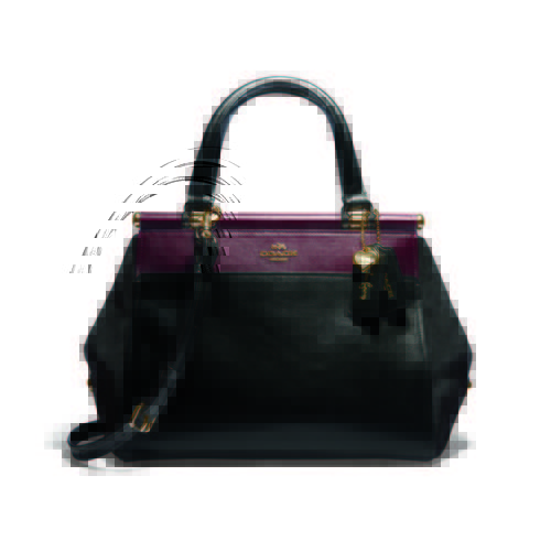 Bolso negro 'Selena Grace' de la colección 'Coach x Selena Gomez'