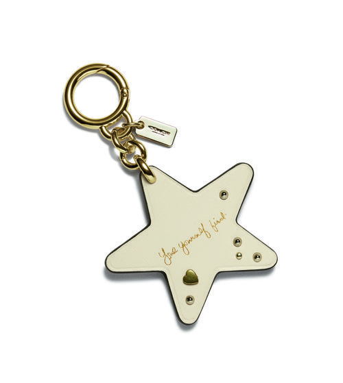 Llavero blanco 'Selena Star' de la colección 'Coach x Selena Gomez'