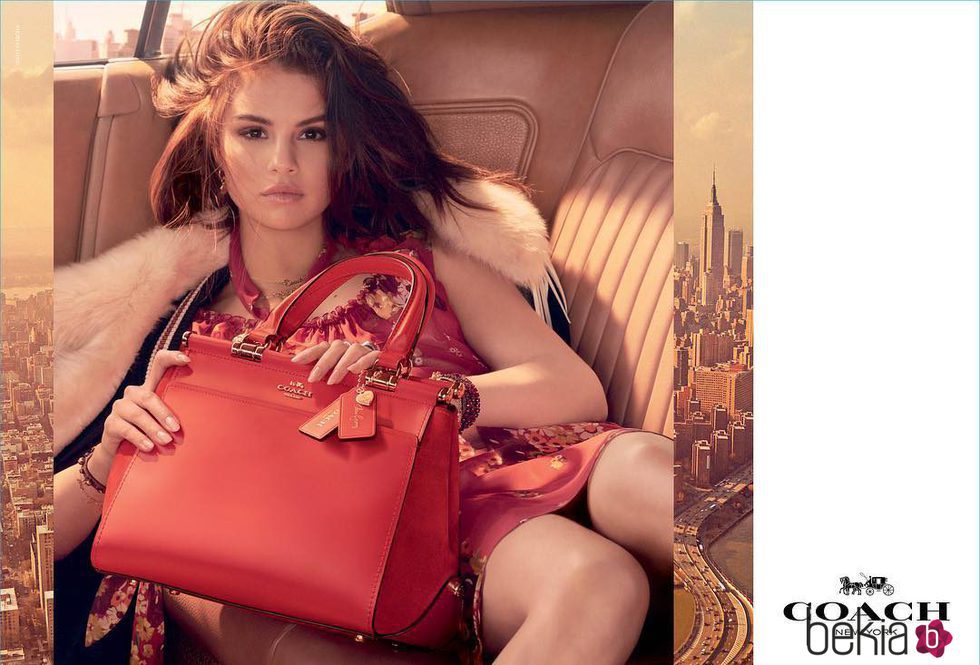 Selena Gomez con bolso 'Selena Grace'