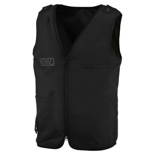Chaleco negro de la nueva colección 'Puma NTRVL'