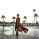 Paula Echevarría con un vestido multicolor en Sancti Petri